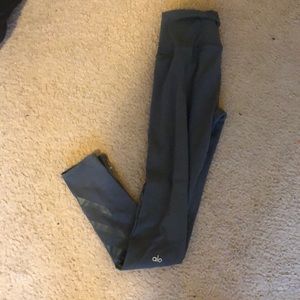 Alo leggings in dark grey
